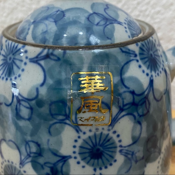 Vintage Asian Blue Floral Porcelain Teapot - Picture 12 of 13